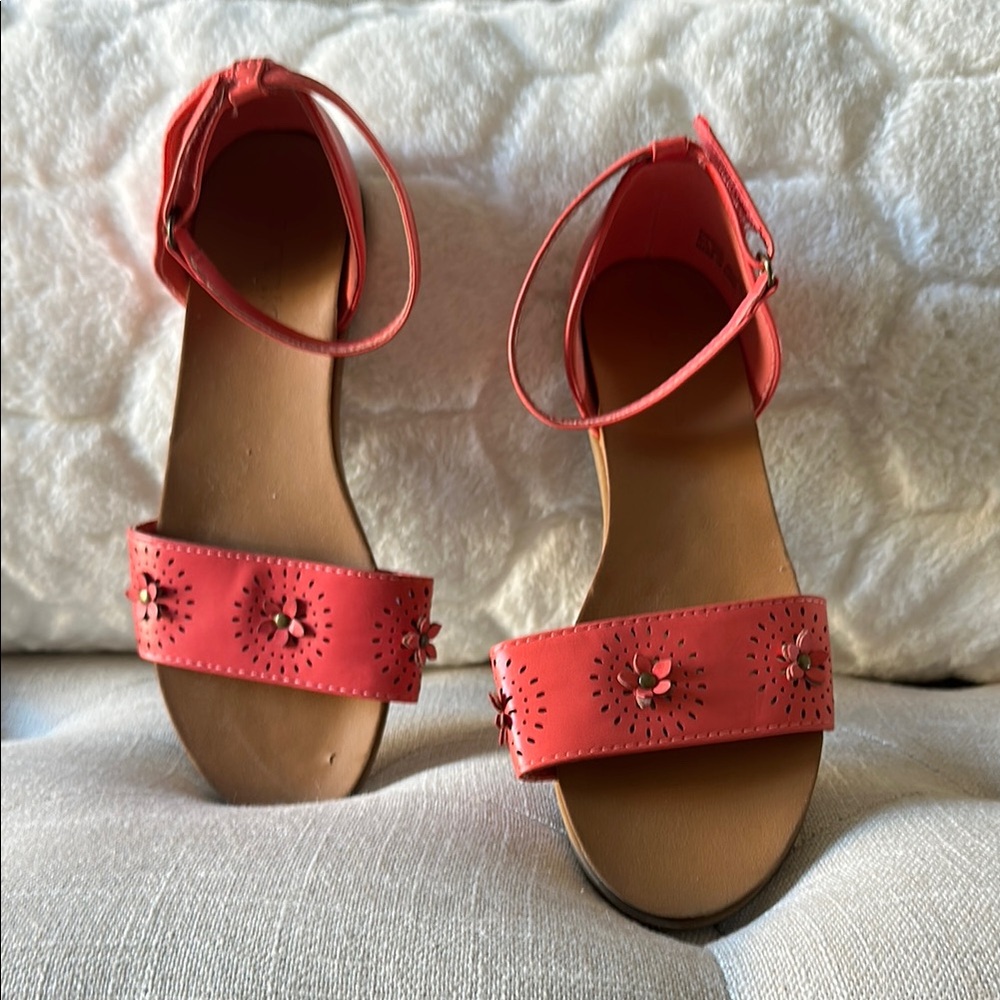 Annie Pink Sandals with Floral Cutouts